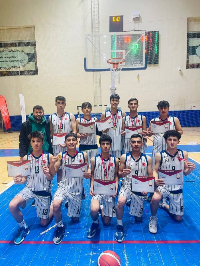1215-ocak-2026-tarihleri-arasinda-siirtte-gerceklestirilen-okul-sporlari-kapsaminda-duzenlenen.jpg