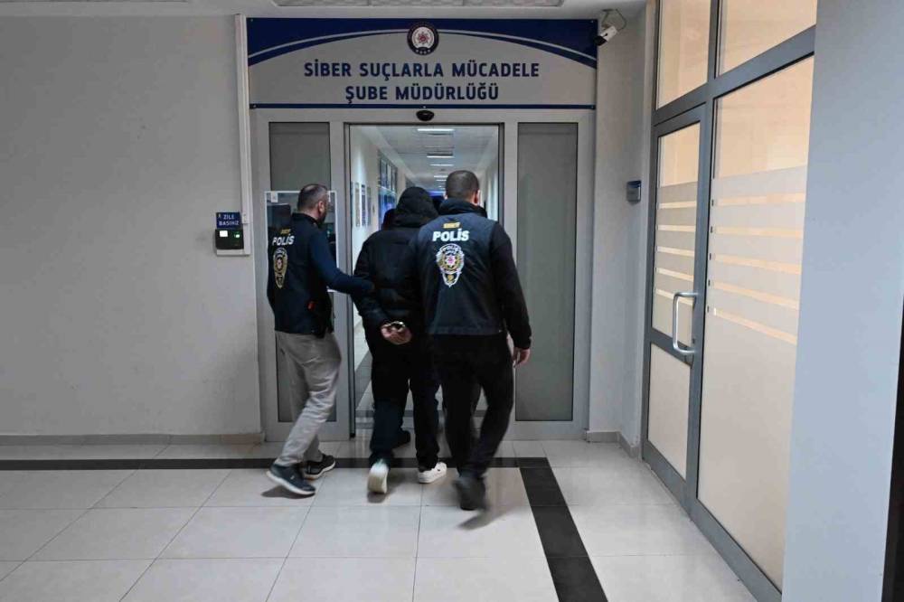 Komşu İlde ‘Sahte Araç Satım’ İlanıyla 4 Kişiyi Dolandıran 2 Kişi Tutuklandı