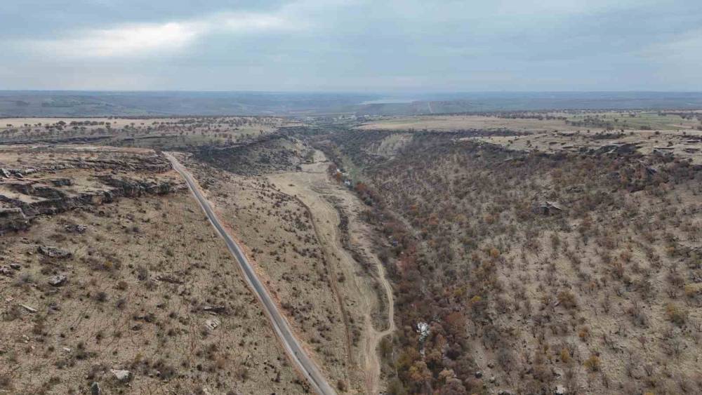 1 Milyon Yıl Önce Oluşumu Tamamlandığı Değerlendirilen Buzul Vadisi Görüntülendi