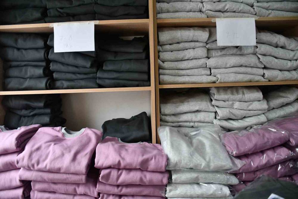 Şırnak’ta Kadınlar Öğrenciler İçin Seferber Oldu: 2 bin 600 Eşorfman Takımı Hediye Edilecek