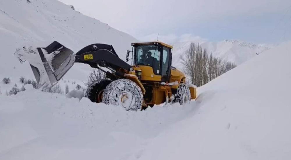 Şırnak’ta Ekiplerin Karla Mücadele Çalışmaları Devam Ediyor