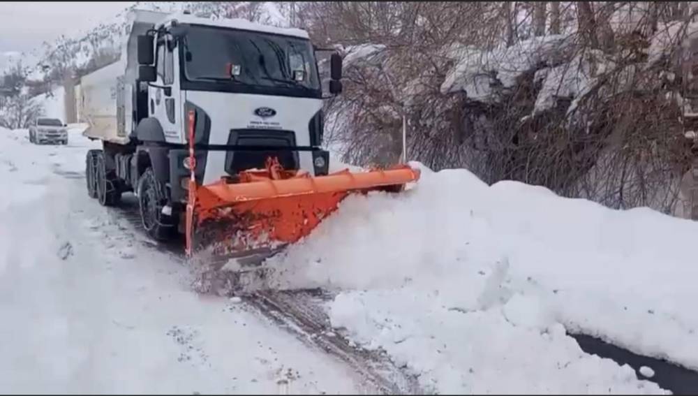 Şırnak'ta Çığ Riski Nedeniyle Kapalı 30 Köy Yolu İçin Çalışma Başlatıldı