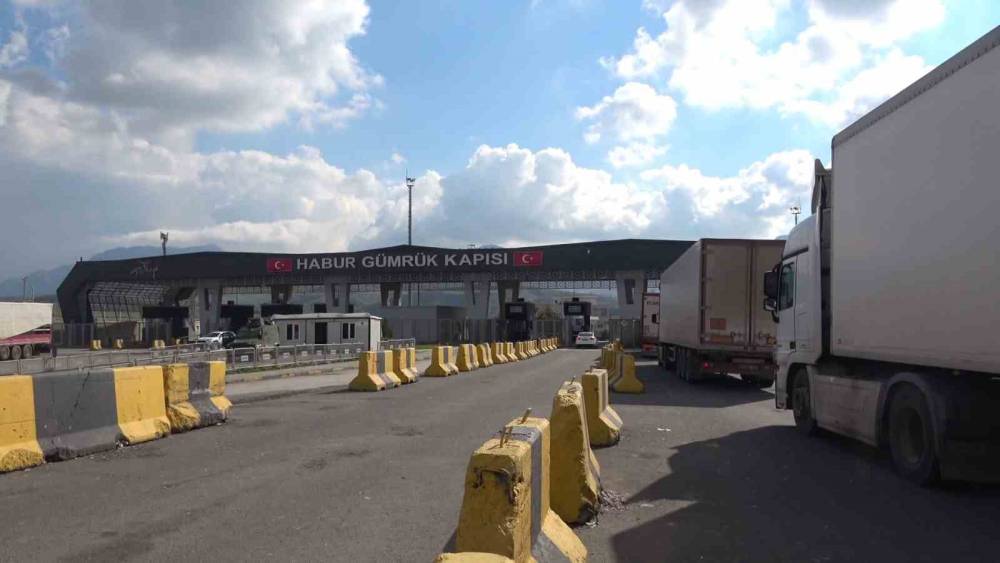 Habur Sınır Kapısında 2 milyar 400 milyon TL değerinde kaçak malzemeye el konuldu