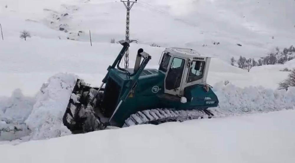 Şırnak’ta Karla Mücadele Çalışmaları Aralıksız Sürüyor