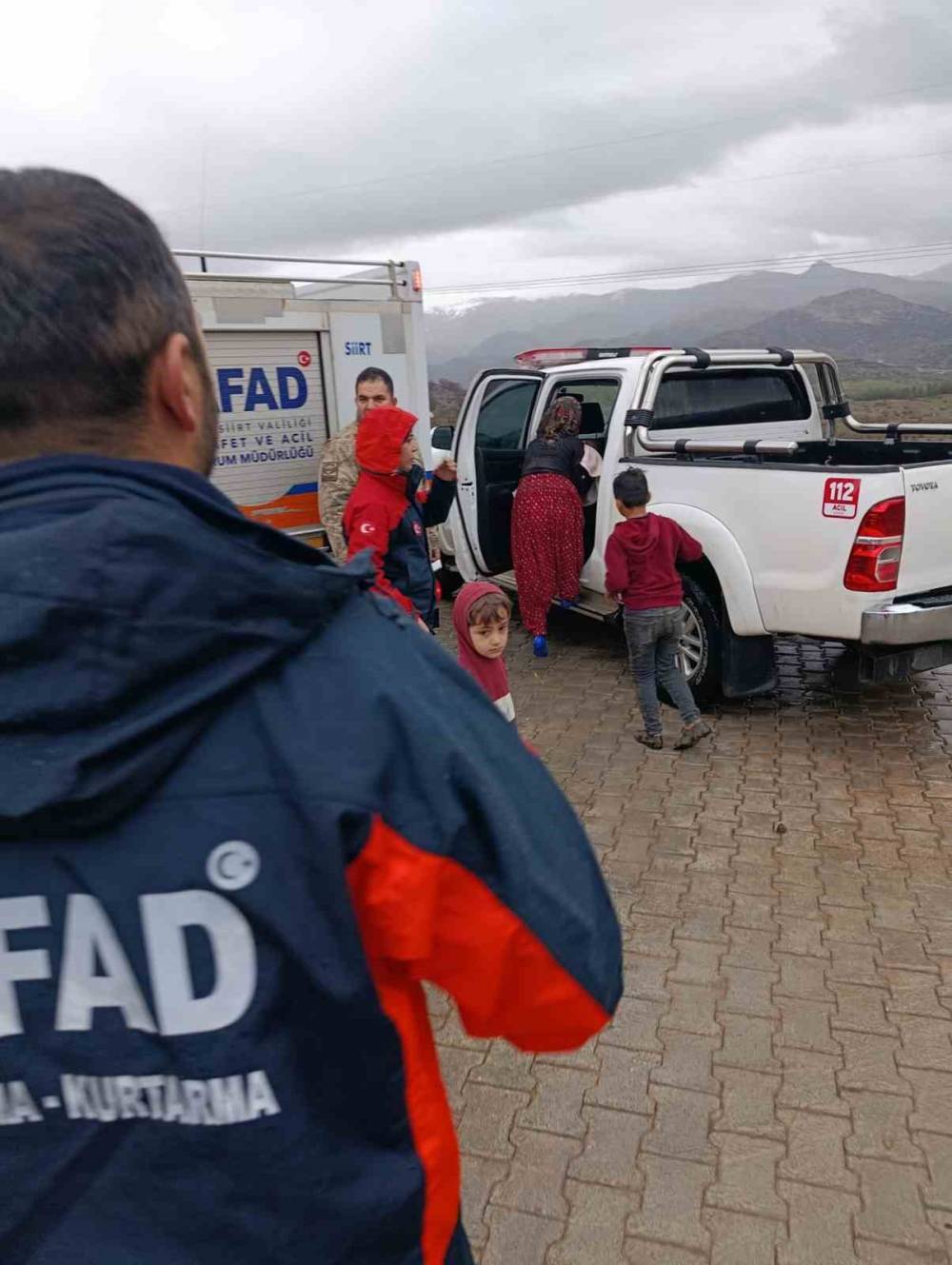 Komşu İlde Fırtına 20 Kişilik Ailenin Çadırını Yıktı