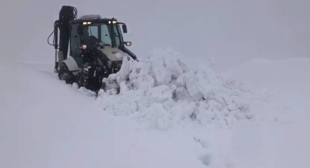 Şırnak’ta Kar Yolları Kapattı