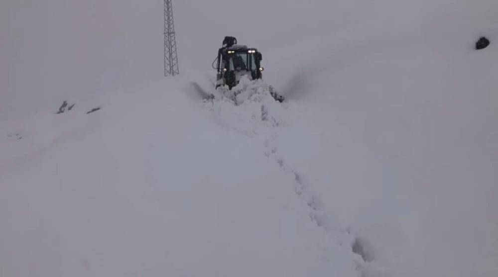 Şırnak’ta Kar Yolları Kapattı