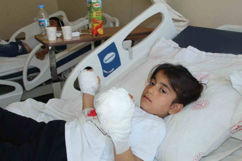 Şırnak’ta Yapışık Parmaklı İki Kardeş Ameliyatla Sağlıklarına Kavuştu