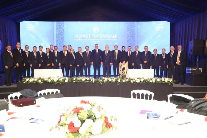 14-mart-tip-bayrami-programi-istanbulda-gerceklesti14-mart-tip-bayrami-dolayisiyla-duzenlene.jpg