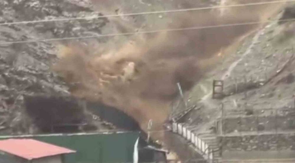 Şırnak'ta Güvenlik Görevlisi Ölümden Kıl Payı Kurtuldu!