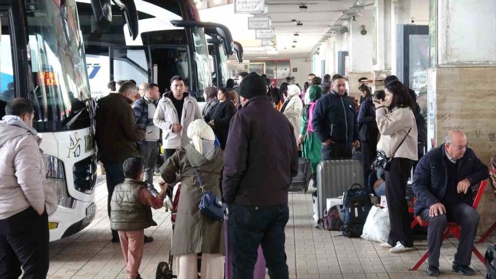 Otogarlarda Bayram Yoğunluğu