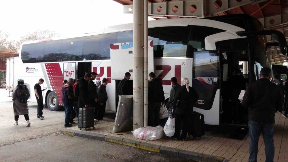 Otogarlarda Bayram Yoğunluğu