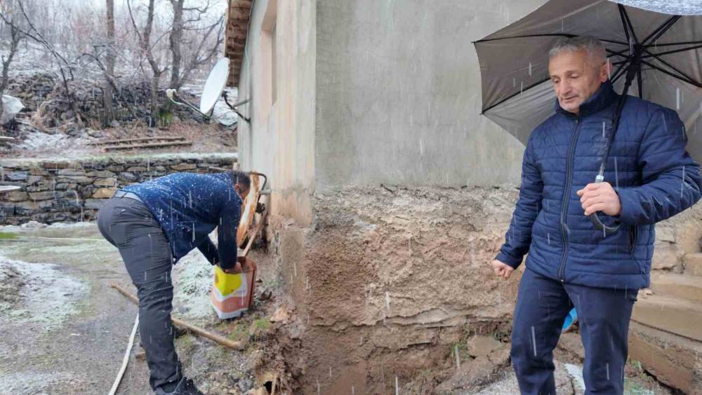 Şırnak’ta Sağanak Nedeniyle Köyün Bir Bölümü Çöktü Evler Boşaltıldı