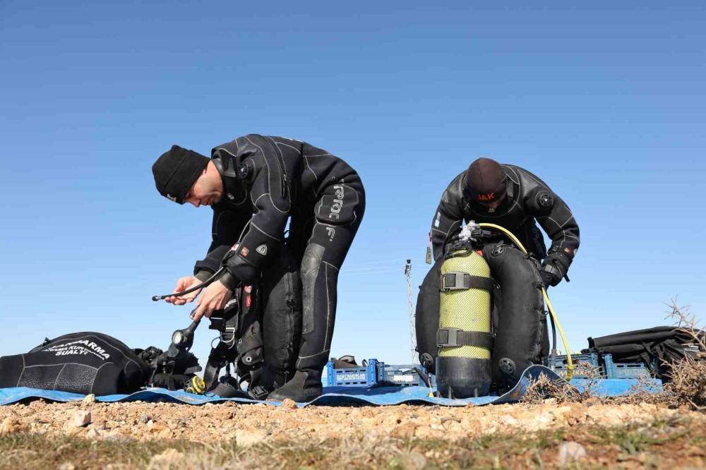 Şırnak, Mardin, Batman, Diyarbakır’da Sak Timi Arama Faaliyetleri Esnasında Delil De Topluyor