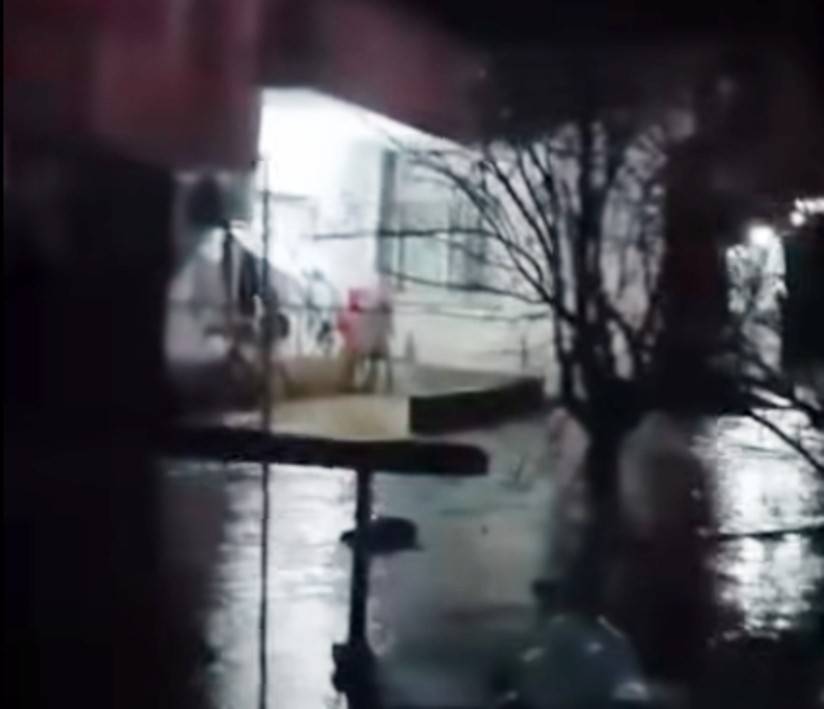 Şırnak’ta Şiddetli Yağış: Köy Yolları Göle Döndü