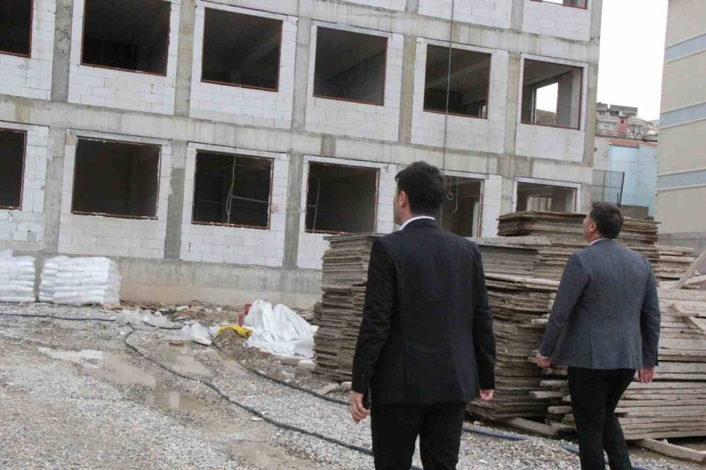 Cizre’de Okul İnşaatlarında İnceleme