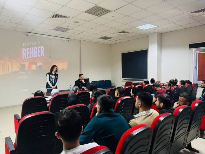silopi-devlet-hastanesinde-narkorehber-egitimi-gerceklestirildisilopi-devlet-hastanesinde-hizm.jpg
