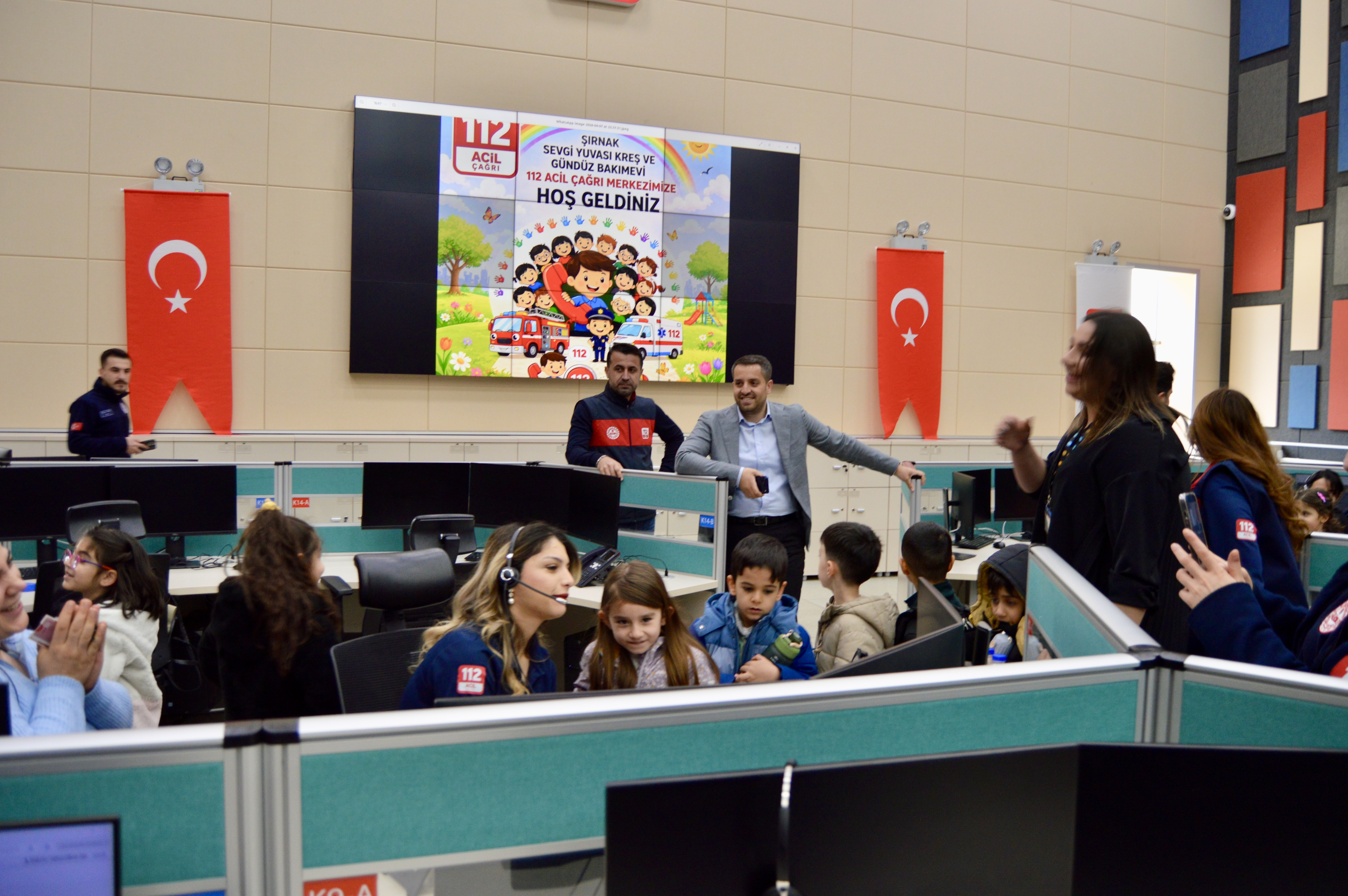 aa-20260409-41056174-41056171-sirnakta-minik-ogrenciler-112-acil-cagri-merkezini-ziyaret-etti.jpg
