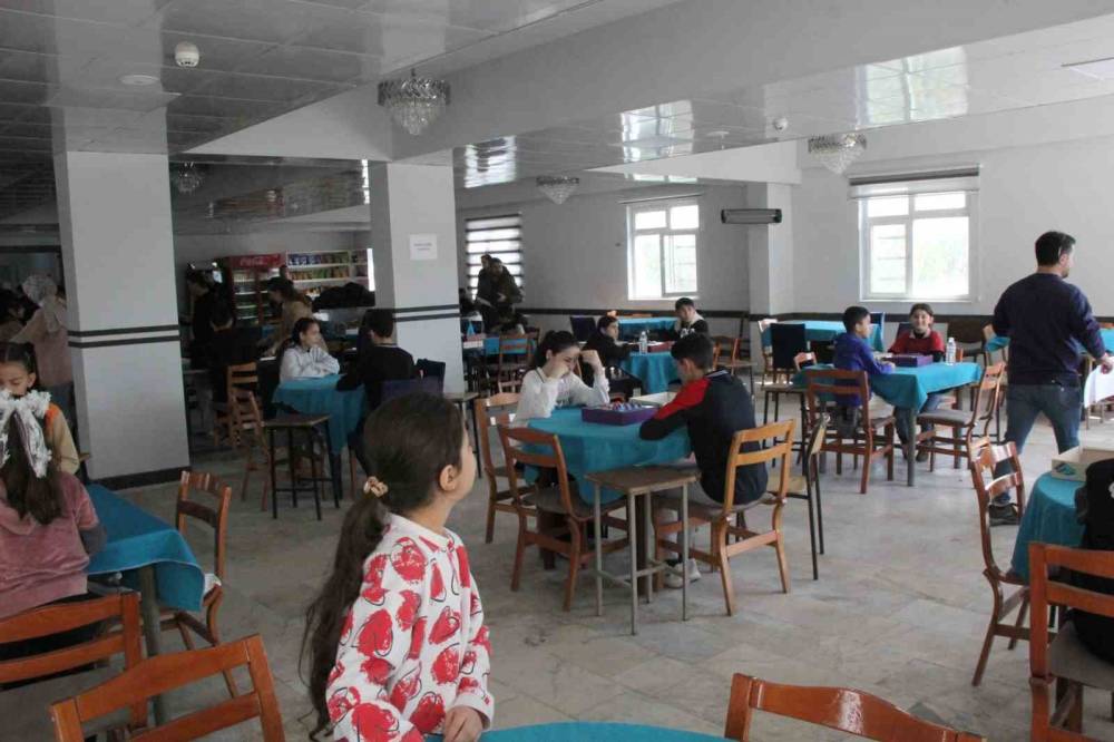 Cizre’de Akıl Ve Zeka Oyunlarında Geleceğin Dahileri Ödüllendirildi