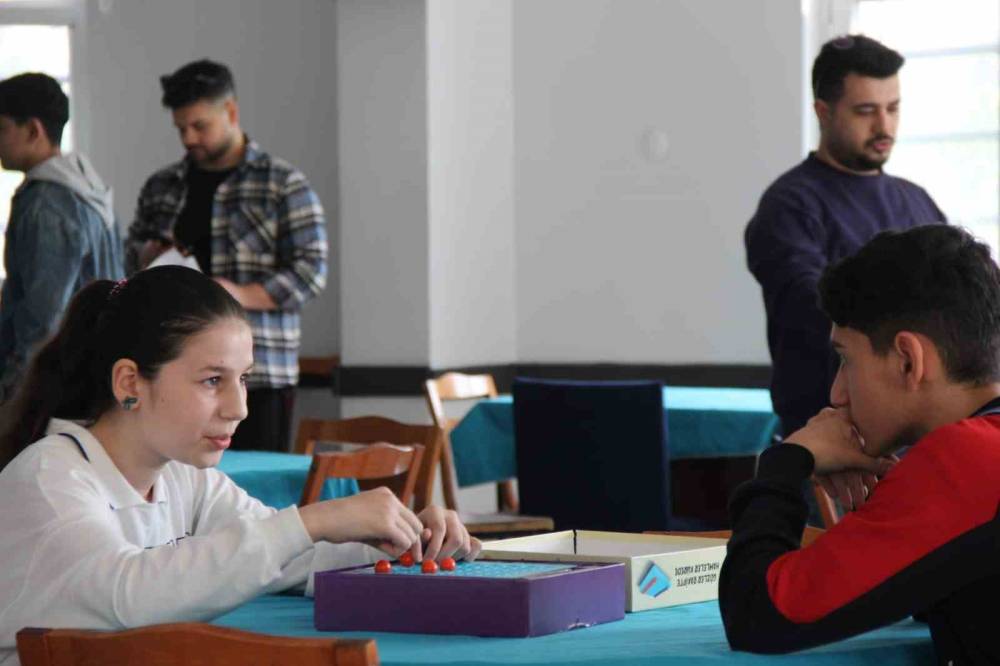 Cizre’de Akıl Ve Zeka Oyunlarında Geleceğin Dahileri Ödüllendirildi