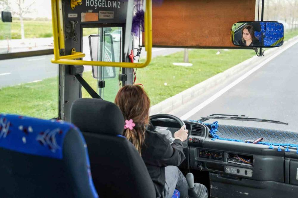 Diyarbakır’da Kadın Otobüs Şoförü Sayısı Artıyor