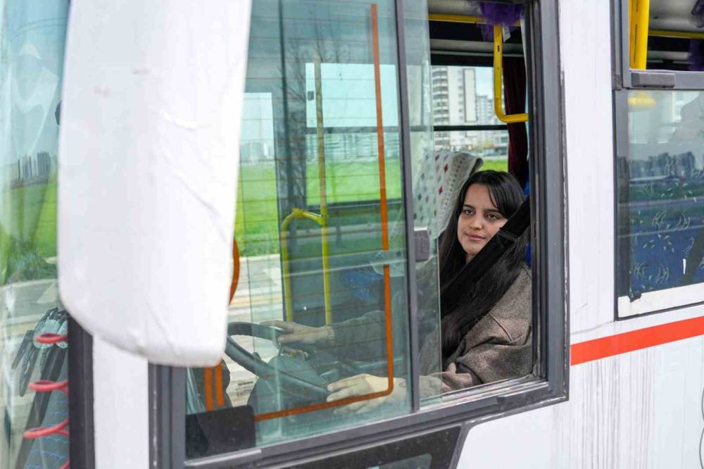 Diyarbakır’da Kadın Otobüs Şoförü Sayısı Artıyor