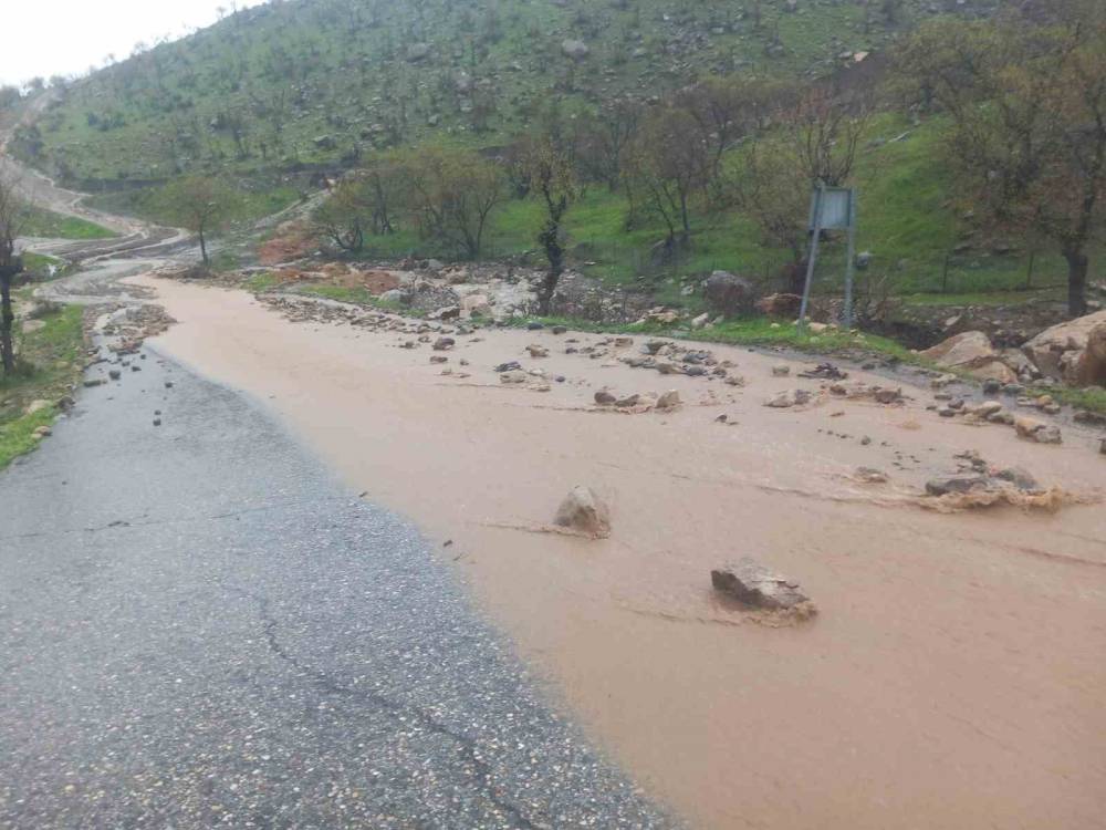 Şırnak’ta Köy Yolu Kapandı, Öğretmenler Mahsur Kaldı