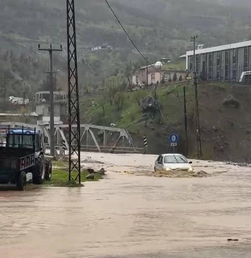 Şırnak’ta Sel Felaketinde Silahla Uyarı Yapıldı