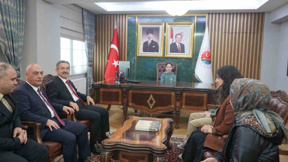 Şırnak Valisi Ekici'den Anlamlı Devir Teslim