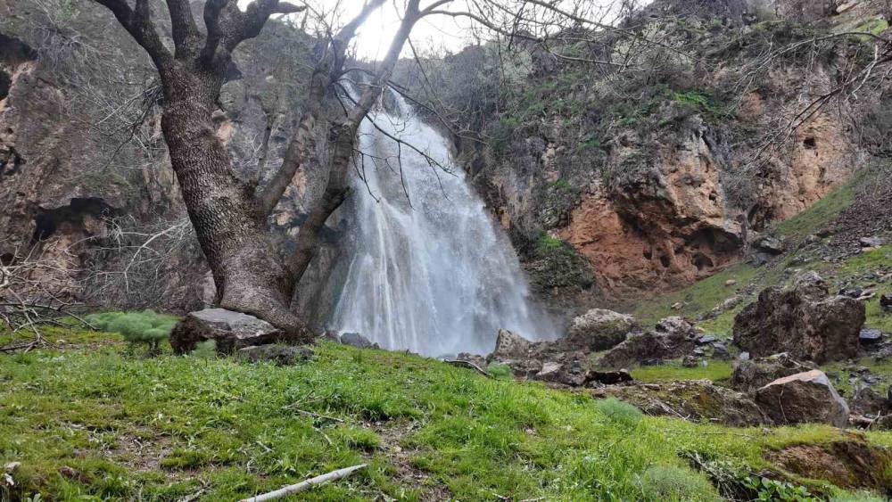 Şırnak’ta Baharla Birlikte Şelaleler Coştu