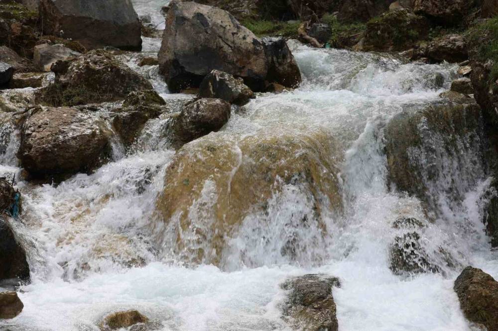 Şırnak’ta Baharla Birlikte Şelaleler Coştu