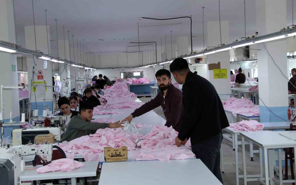 24 Yıl Sonra Şırnak'a Döndü, Köyünde Tekstil Atölyesi Kurarak İstihdam Sağladı