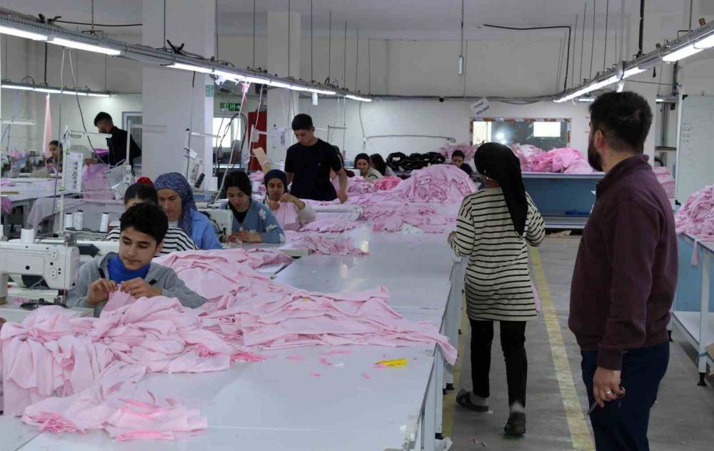 24 Yıl Sonra Şırnak'a Döndü, Köyünde Tekstil Atölyesi Kurarak İstihdam Sağladı