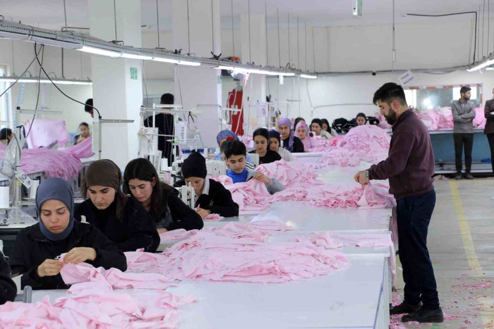 24 Yıl Sonra Şırnak'a Döndü, Köyünde Tekstil Atölyesi Kurarak İstihdam Sağladı