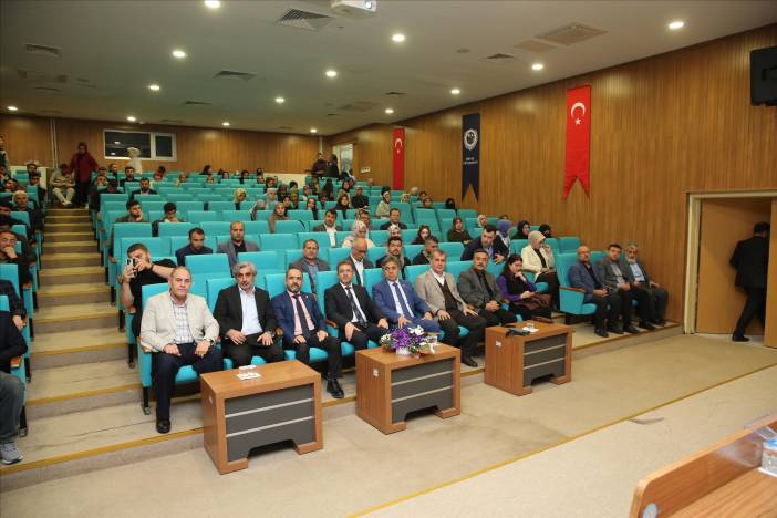 universitemizde-hz-peygamber-ve-savas-ahlaki-paneli-duzenlendi-e8b922fb-28e0-4993-a007-b92f28f7a326.jpg