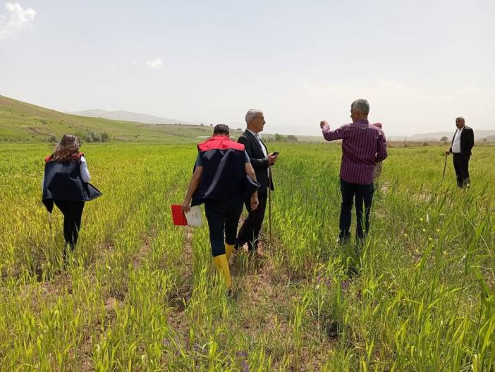 kumcati-beldemizde-yasanan-sel-felaketi-nedeniyle-tarim-alanlari-zarar-goren-ciftcilerimize-yone-1.jpg
