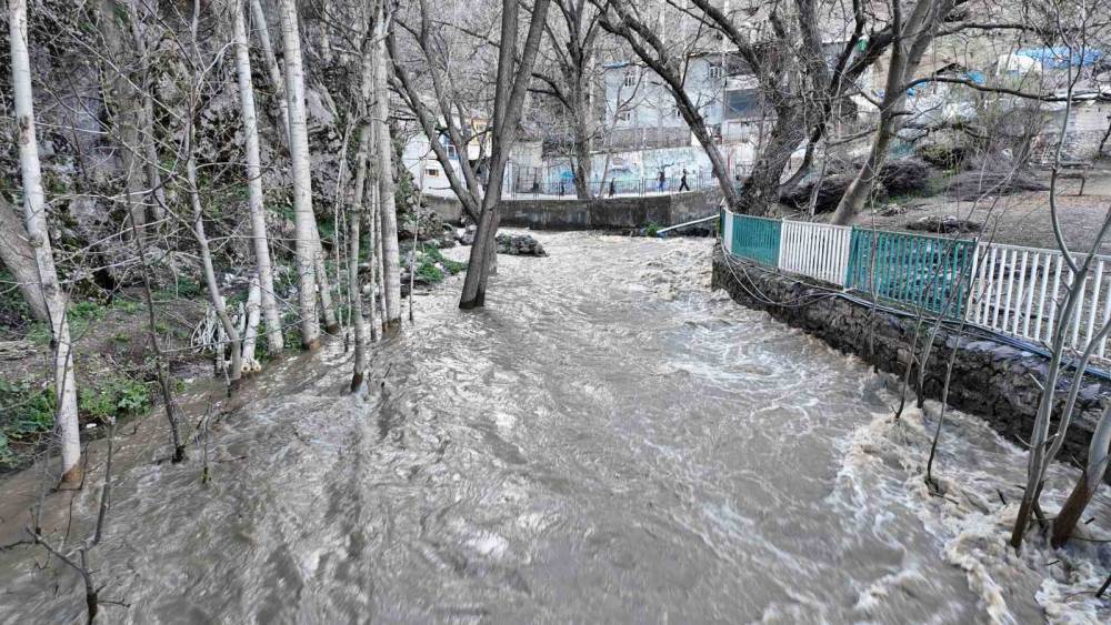 Şırnak’ta Ev Ve Ahırlar Sular Altında Kaldı