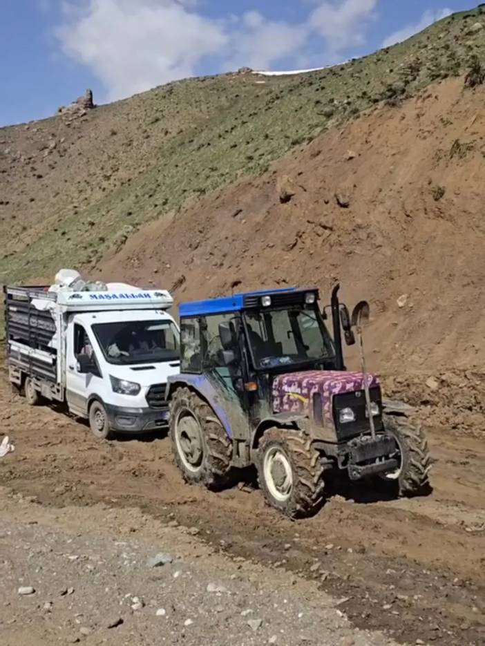 besicilerden-farasin-yaylasi-yolu-icin-beton-ve-asfalt-cagrisisirnakin-beytussebap-ilcesine-b.jpg