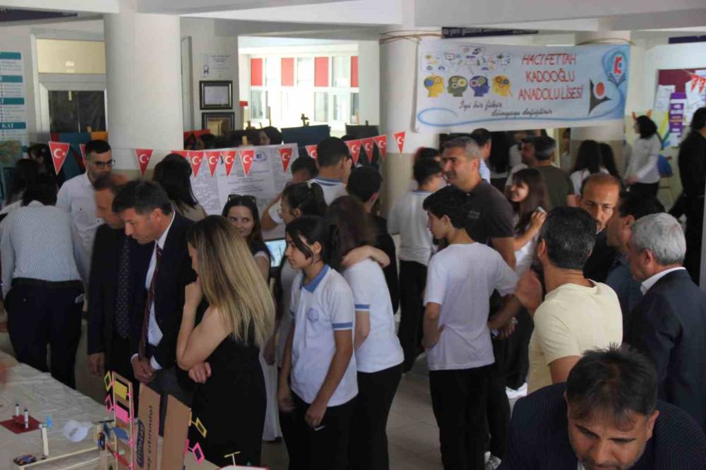 Cizre’de Öğrenciler 20 Farklı Bilimsel Proje Sergiledi