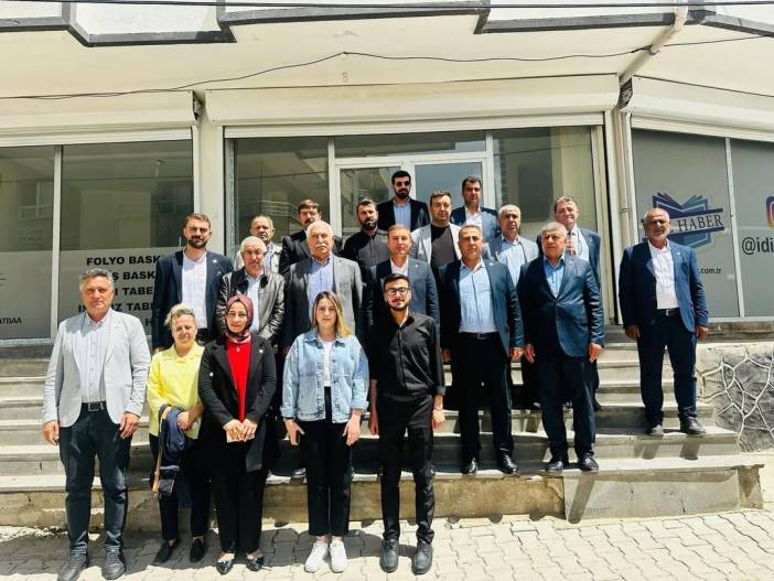 il-orgutumuz-ve-tokat-milletvekilimiz-kadim-durmaz-ile-birlikte-idil-ilce-baskanligimizi-ziyaret-3.jpg