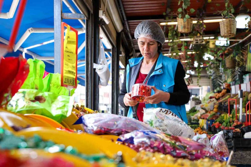 Diyarbakır’da Bayram Öncesi Tatlı, Şekerleme Ve Marketlere Gıda Denetimi