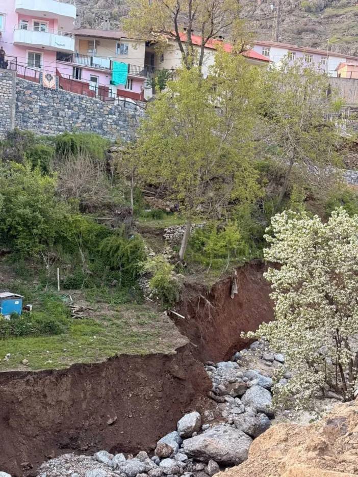 beytussebapta-toprak-kaymasi-ve-heyelan-riskine-karsi-uyaribeytussebap-belediyesi-ilcede-etkias.jpg