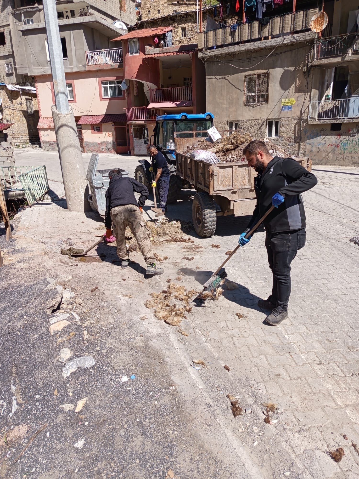 aa-20260522-41461545-41461543-uludere-belediyesinden-temizlik-calismasi.jpg