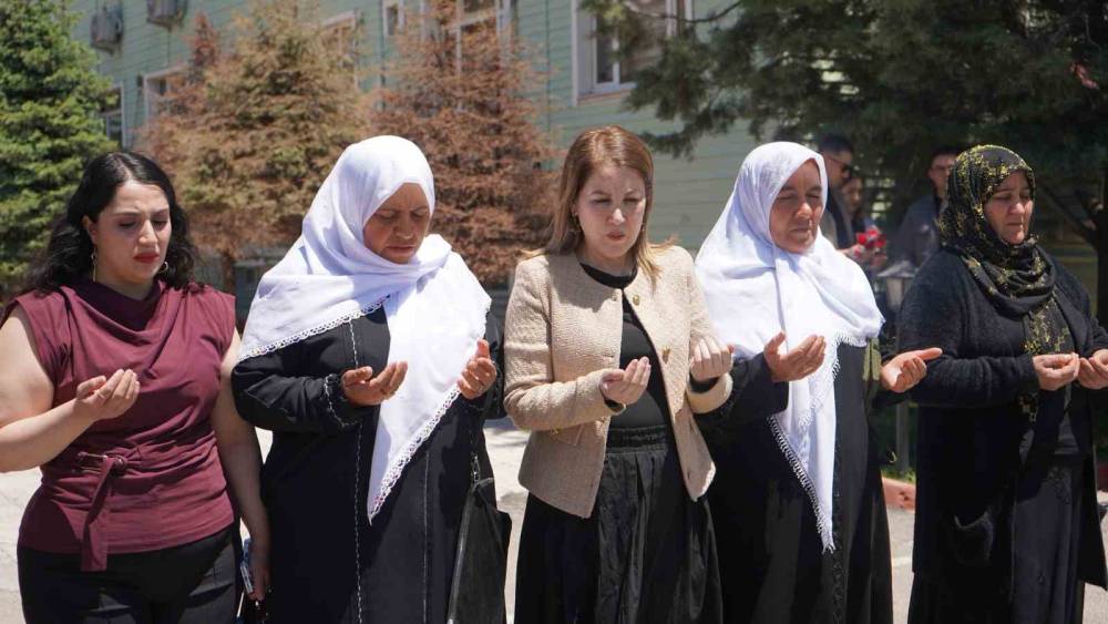 Vali Ekici Mehmetçik'le Bayramlaşma Töreninde Konuştu: "Dünyanın En Yiğit Ordusuna Sahibiz"