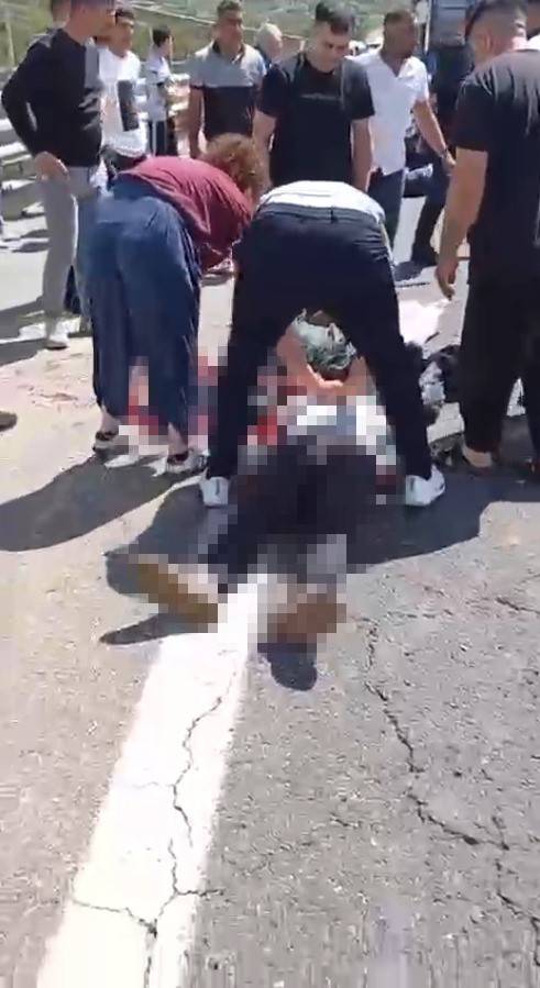 Kurbanlık Yüklü Kamyonet Devrildi: 1 Ölü, 1 Yaralı