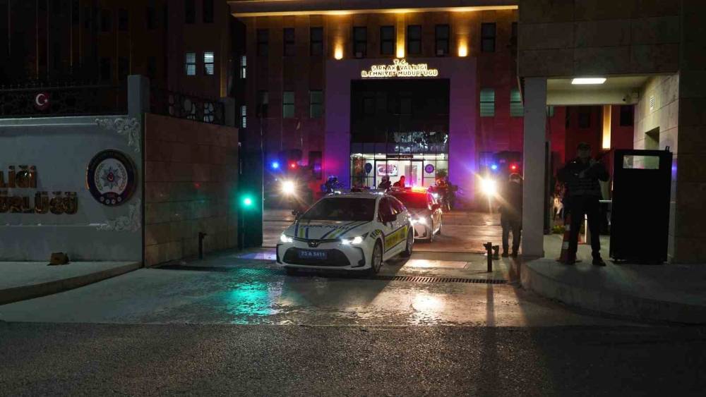 Şırnak'ta Gece Yarısı Alarm: Şehrin Giriş Çıkışları Kapatıldı