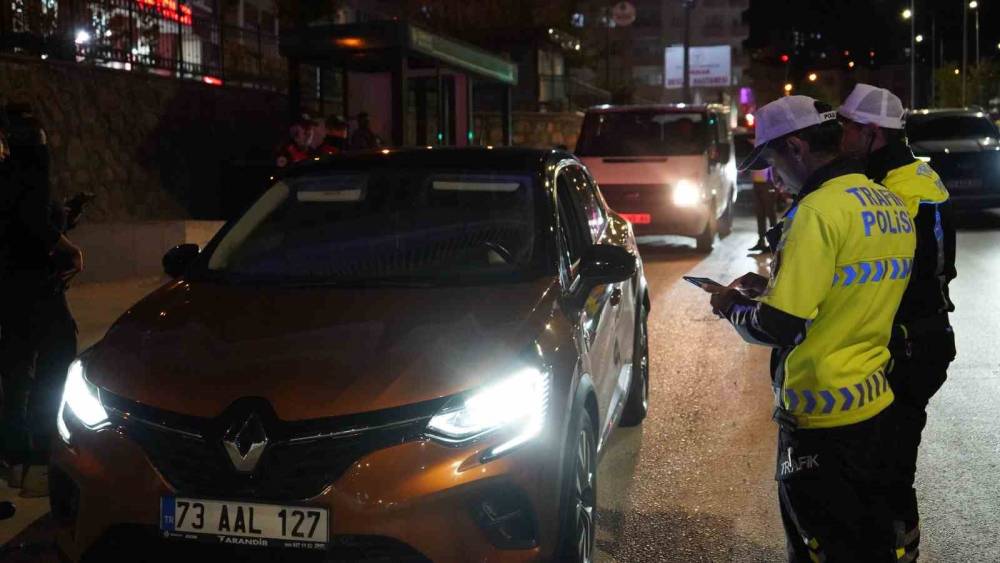 Şırnak'ta Gece Yarısı Alarm: Şehrin Giriş Çıkışları Kapatıldı