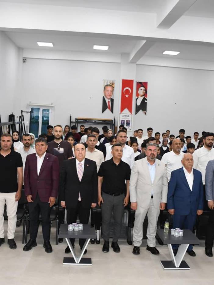 modern-savaslarin-golgesinde-hz-peygamberin-savas-ahlaki-paneli-yogun-katilimla-gerceklestir-6.jpg