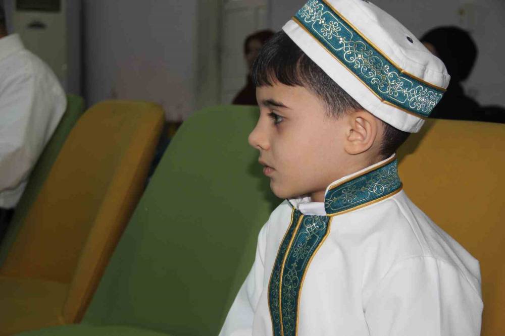 Şırnak'ta 5 Yaşındaki Çocuk 22 Sureyi Dinleyerek Ezberledi