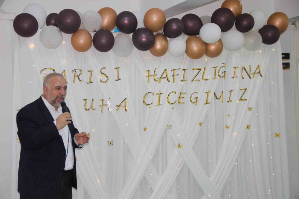 Şırnak'ta 5 Yaşındaki Çocuk 22 Sureyi Dinleyerek Ezberledi